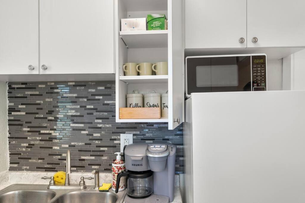 Walk To Bayshore - Near Hyde Park & Downtown *